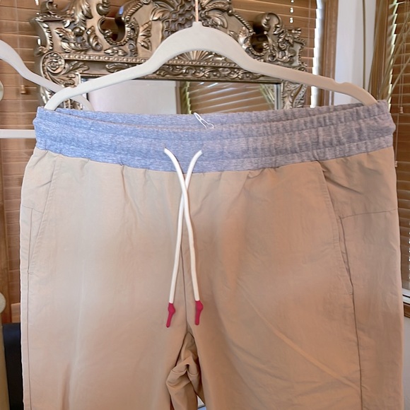 Johnny Was Nylon Taper Leg Workout Pant In Tan - Picture 6 of 8